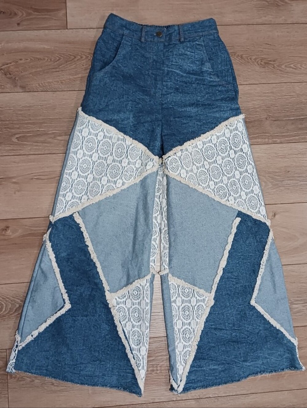 Earthbound Trading Co Wide Leg Patchwork Boho Hippie Jeans Lace Fringe Festival - Picture 2 of 10